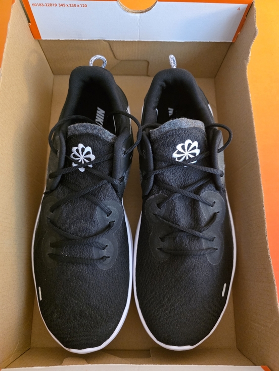 Brand New- Nike Flex Run. Size 10.5 Mens main image 4